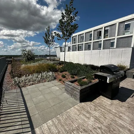 Two-story Four-room 公寓 *